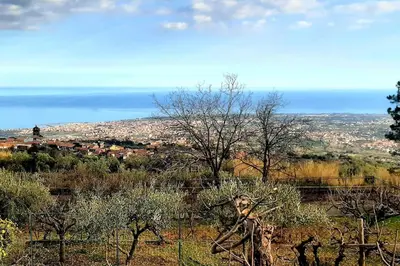 Paesaggio naturale nelle vicinanze della casa vacanze