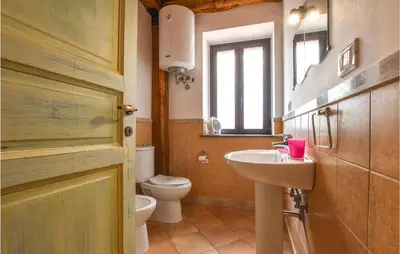 Bagno di Lovely Home In Santa Venerina With Wifi