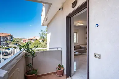 Balcone o terrazza di GuestHost - Lovely Flat with Balcony and Private Parking